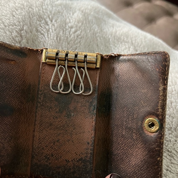 Louis Vuitton Monogram Vintage Keyholder - Picture 4 of 5